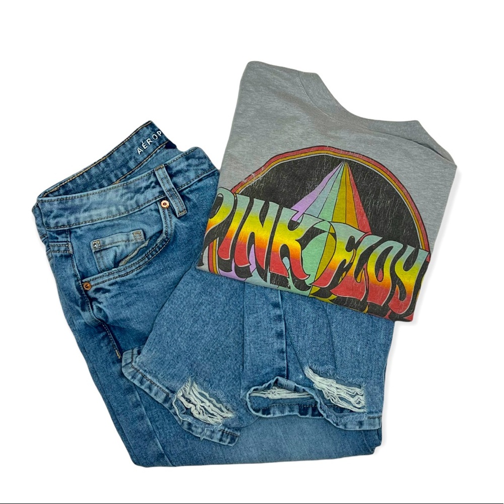 Pink floyd cropped grey tee and blue ripped aéropostle jeans!